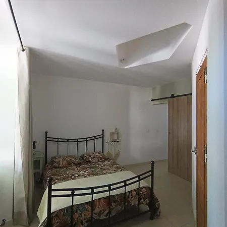 Dans Maison De Maitre, Appartement Independant. Montfrin Exterior photo